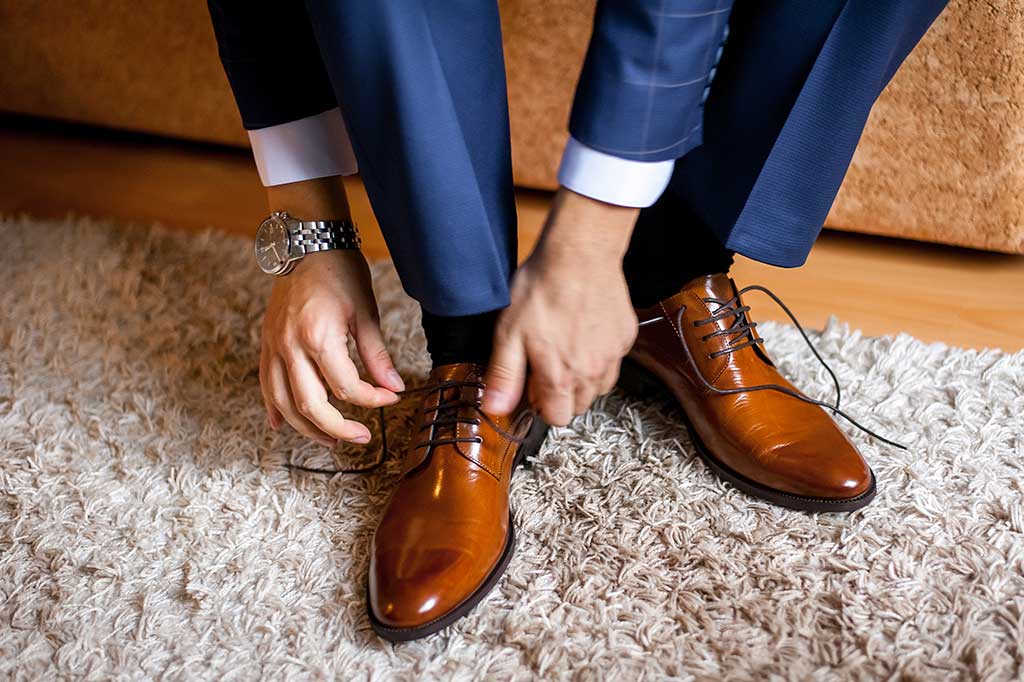 Specific lacing methods for wedding shoes